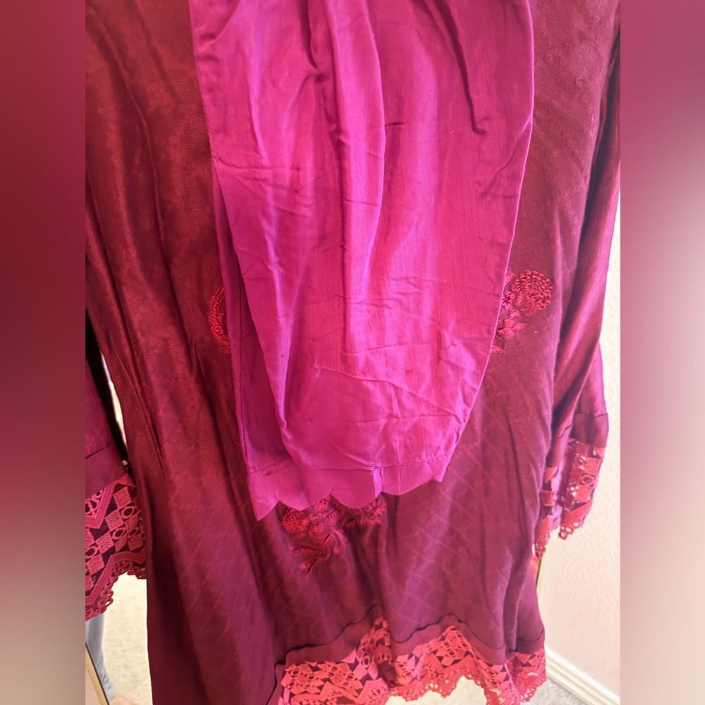 Elegant Maroon Kurta with Lace Detailing - Picture 4 of 4